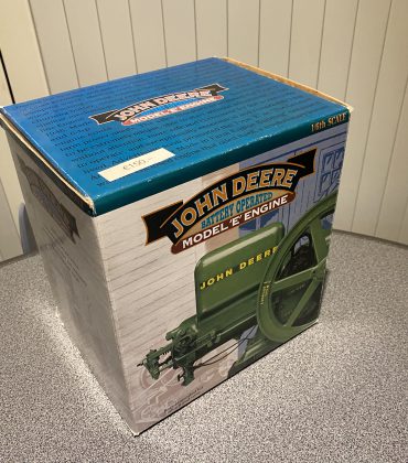 John Deere model E schaal 1:16