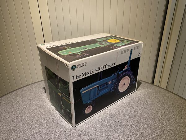 John Deere 4000 Ertl Toy - Image 2