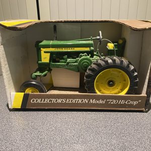 John Deere 720 1:16 toy