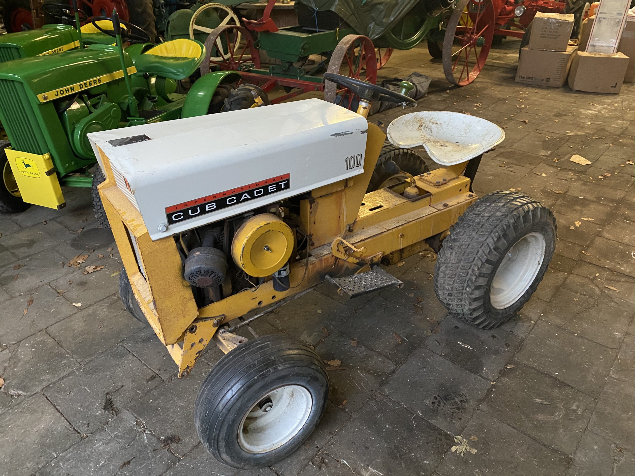 IHC Cub Cadet  100