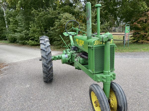 John Deere B - Image 2