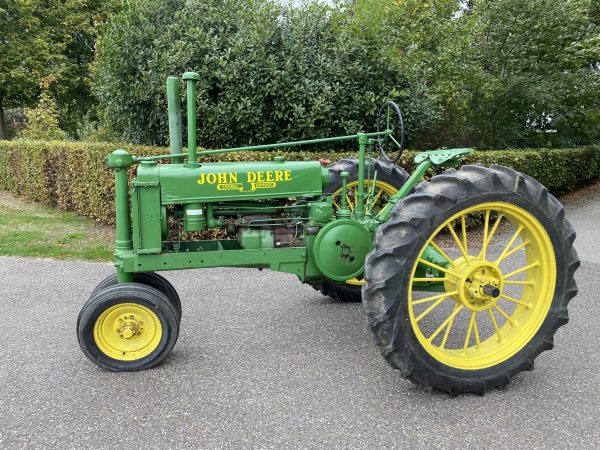John Deere B