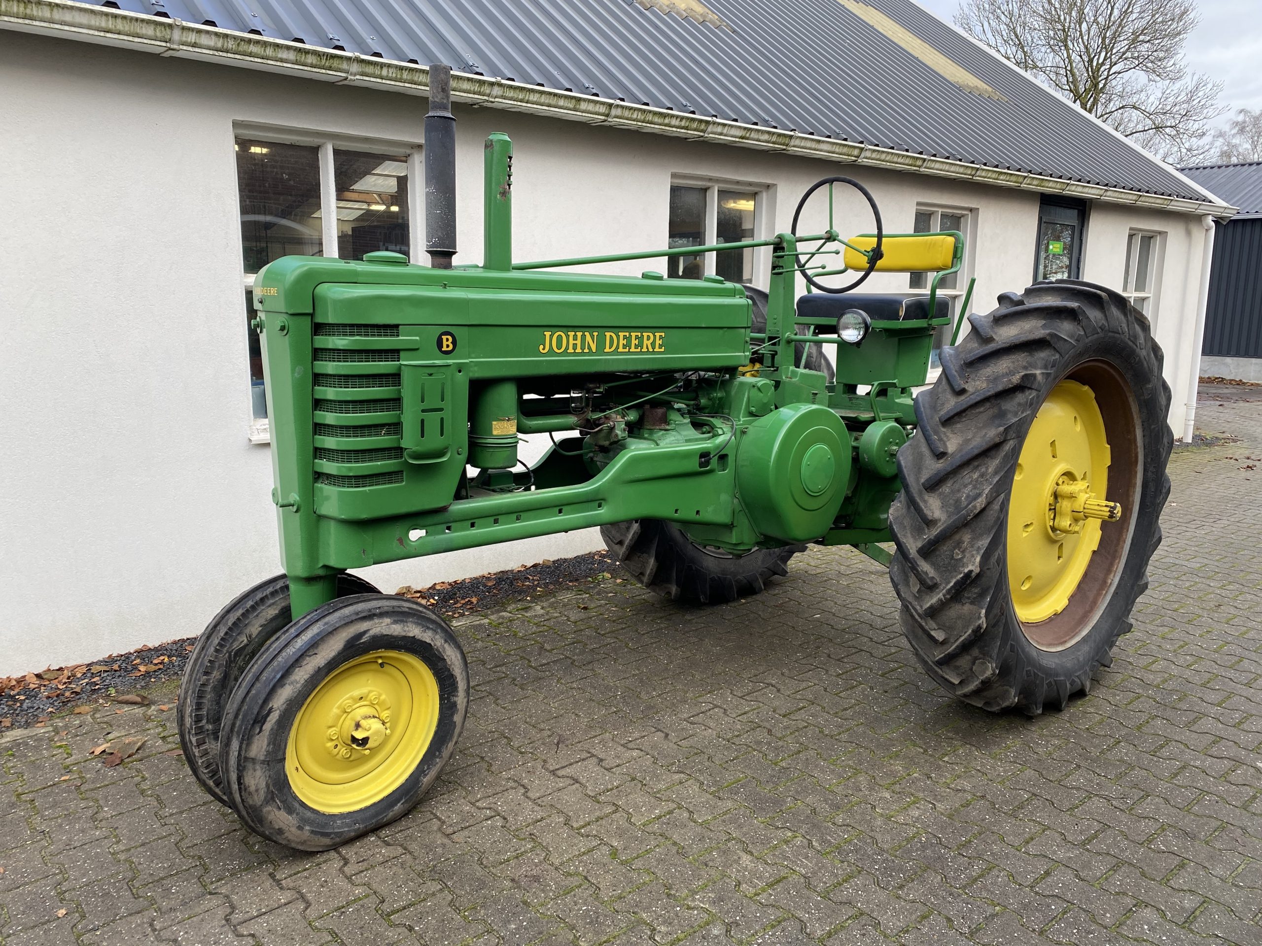John Deere B