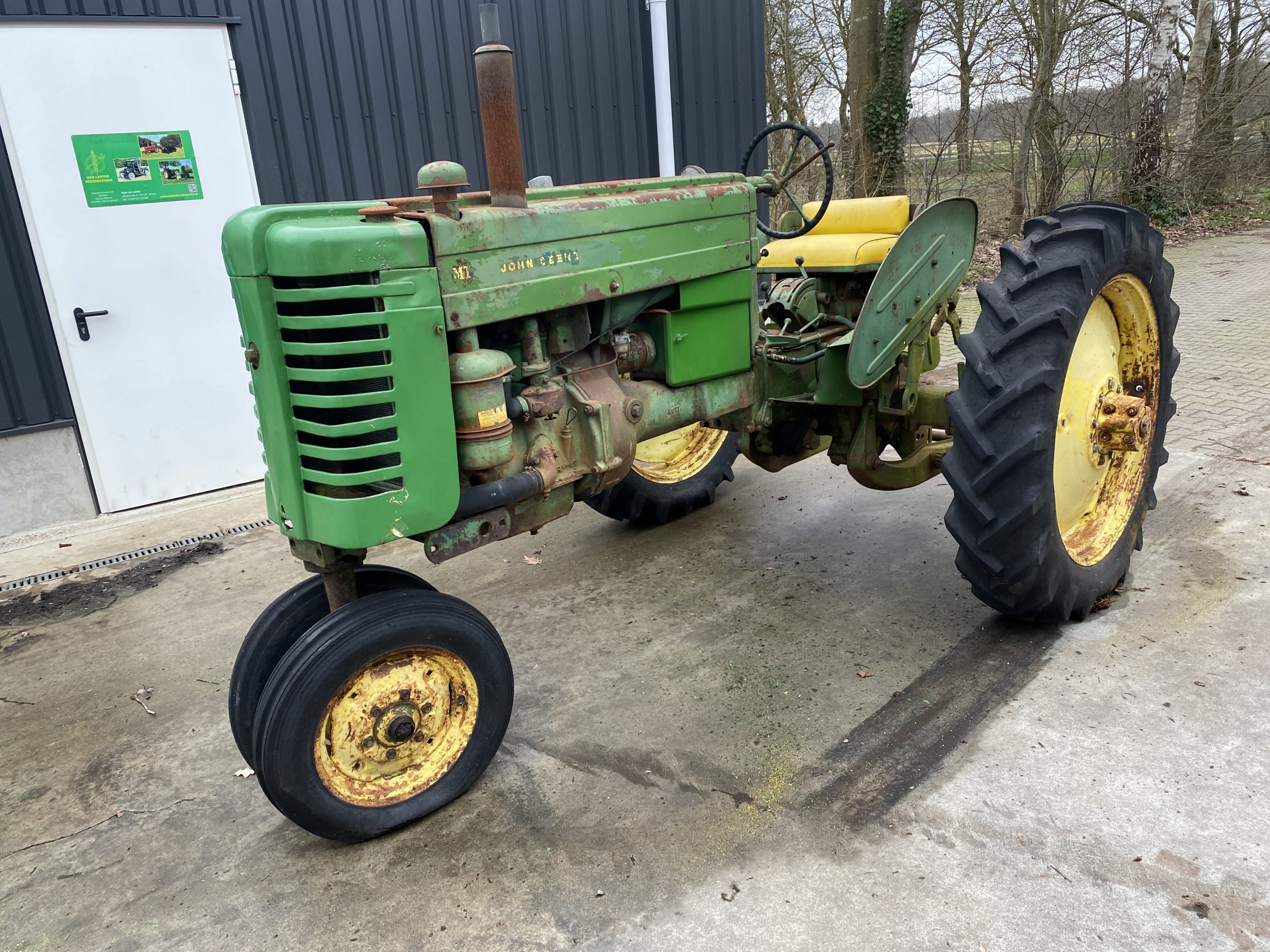 John Deere MT 1951