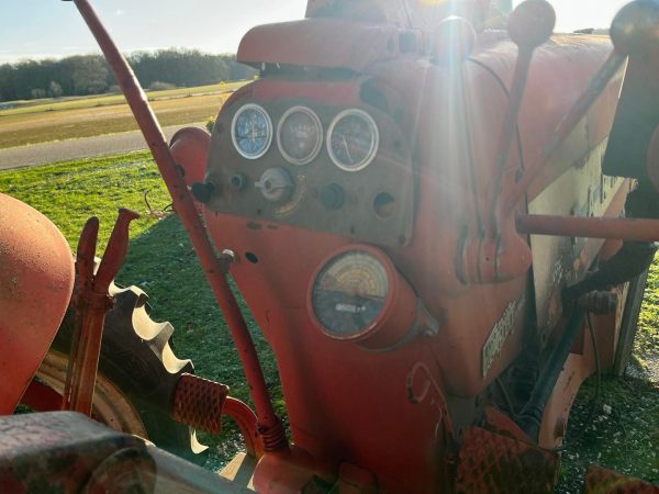 Farmall 350  Vetkocht/Sold - Afbeelding 7