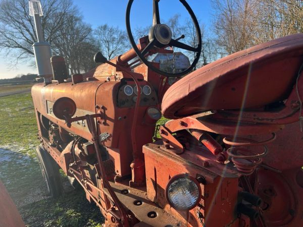 Farmall 350  Vetkocht/Sold - Afbeelding 6