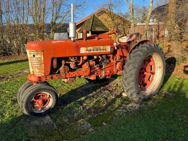 Farmall 350  Vetkocht/Sold - Afbeelding 2