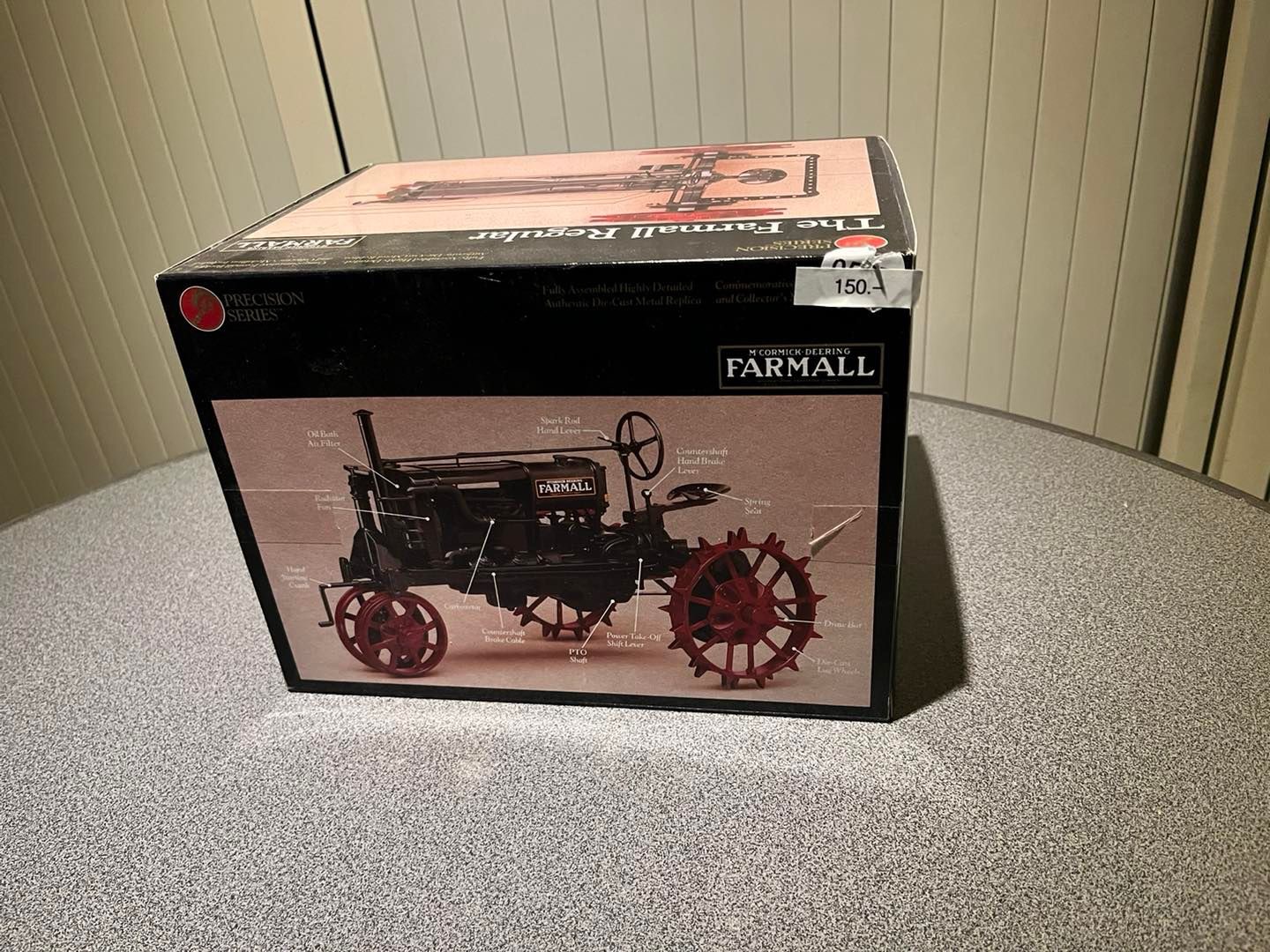 Farmall Regular schaal 1:16