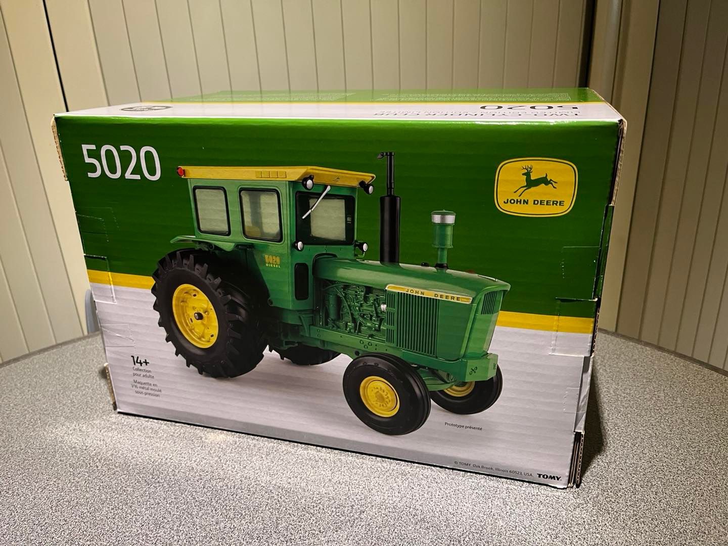 John Deere  5020  ertl 5020 Two Cylinder  Limited edition