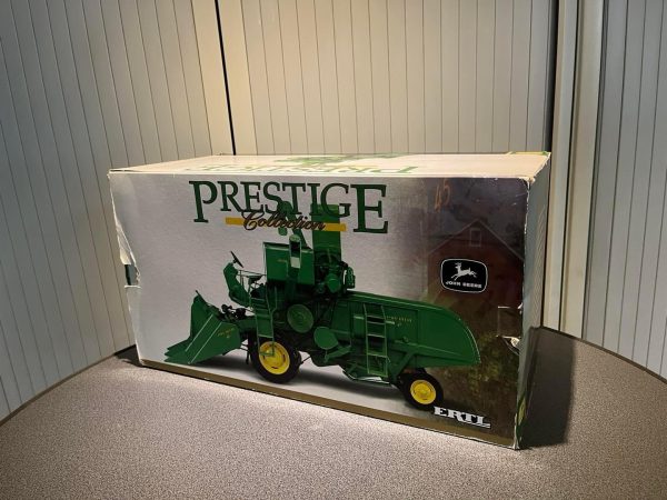 John Deere 45  combine   1:16
