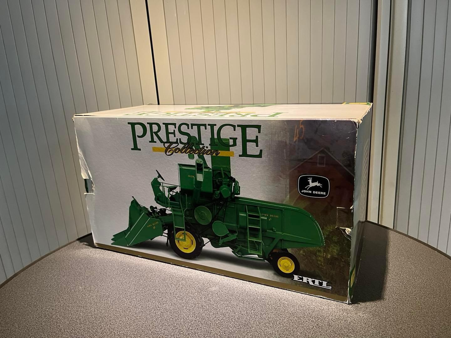 John Deere 45  combine   1:16
