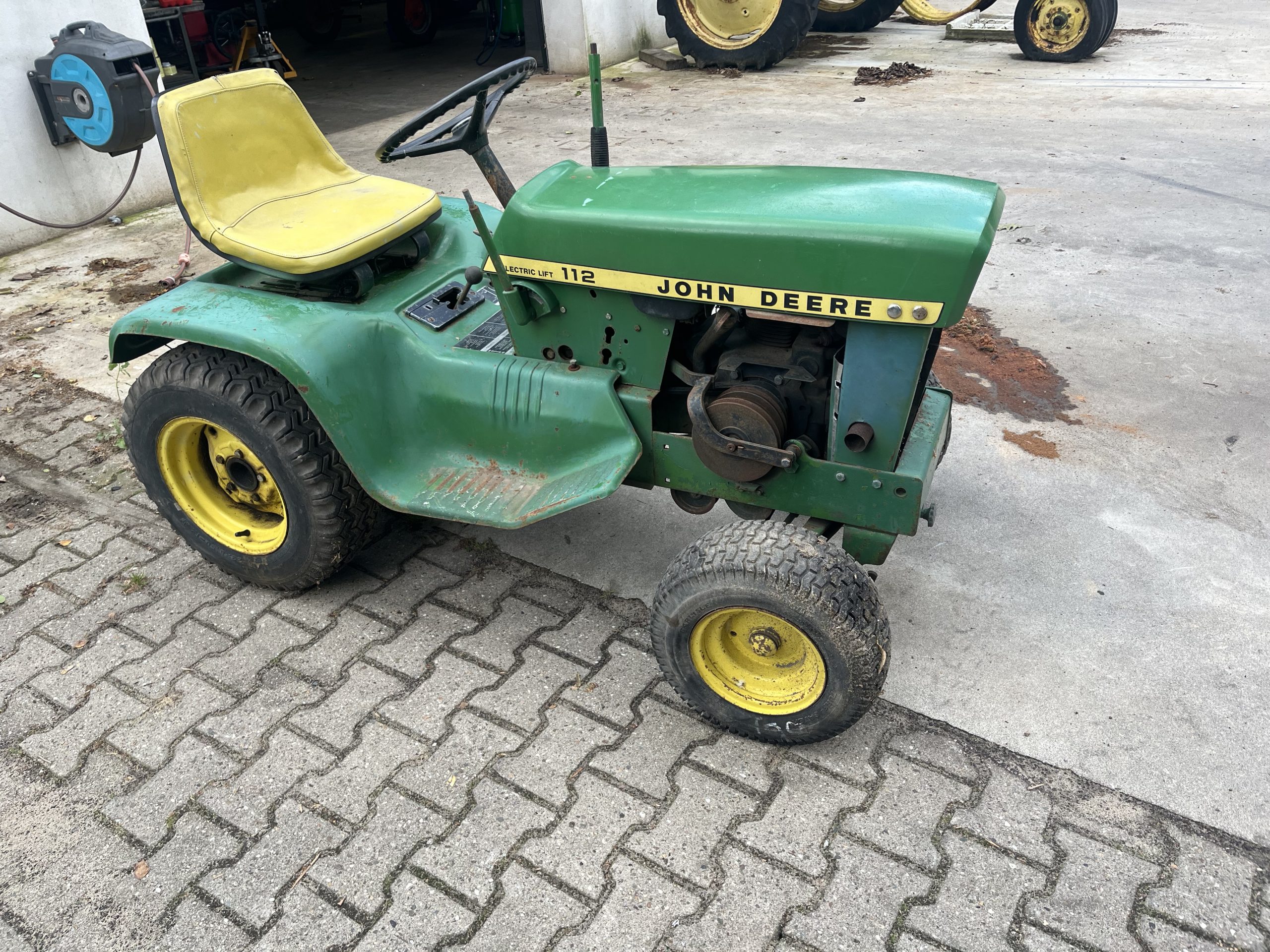 John Deere 112 mower