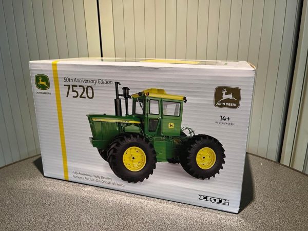 John Deere 7520 Ertl 1:16