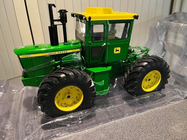 John Deere 7520 Ertl 1:16 - Afbeelding 3