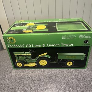 John Deere  Model 110 scale 1:16
