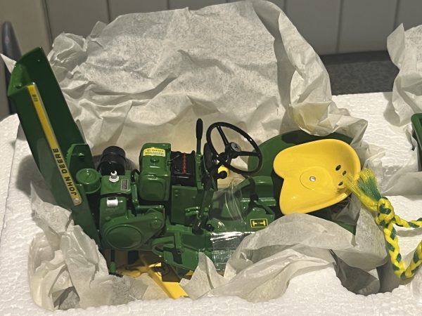 John Deere  Model 110 scale 1:16 - Afbeelding 5