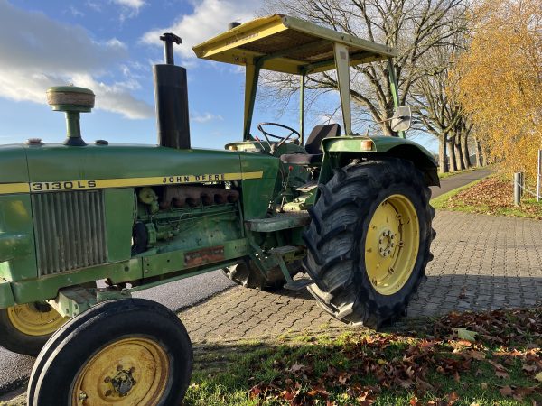 John Deere 3130 - Image 4
