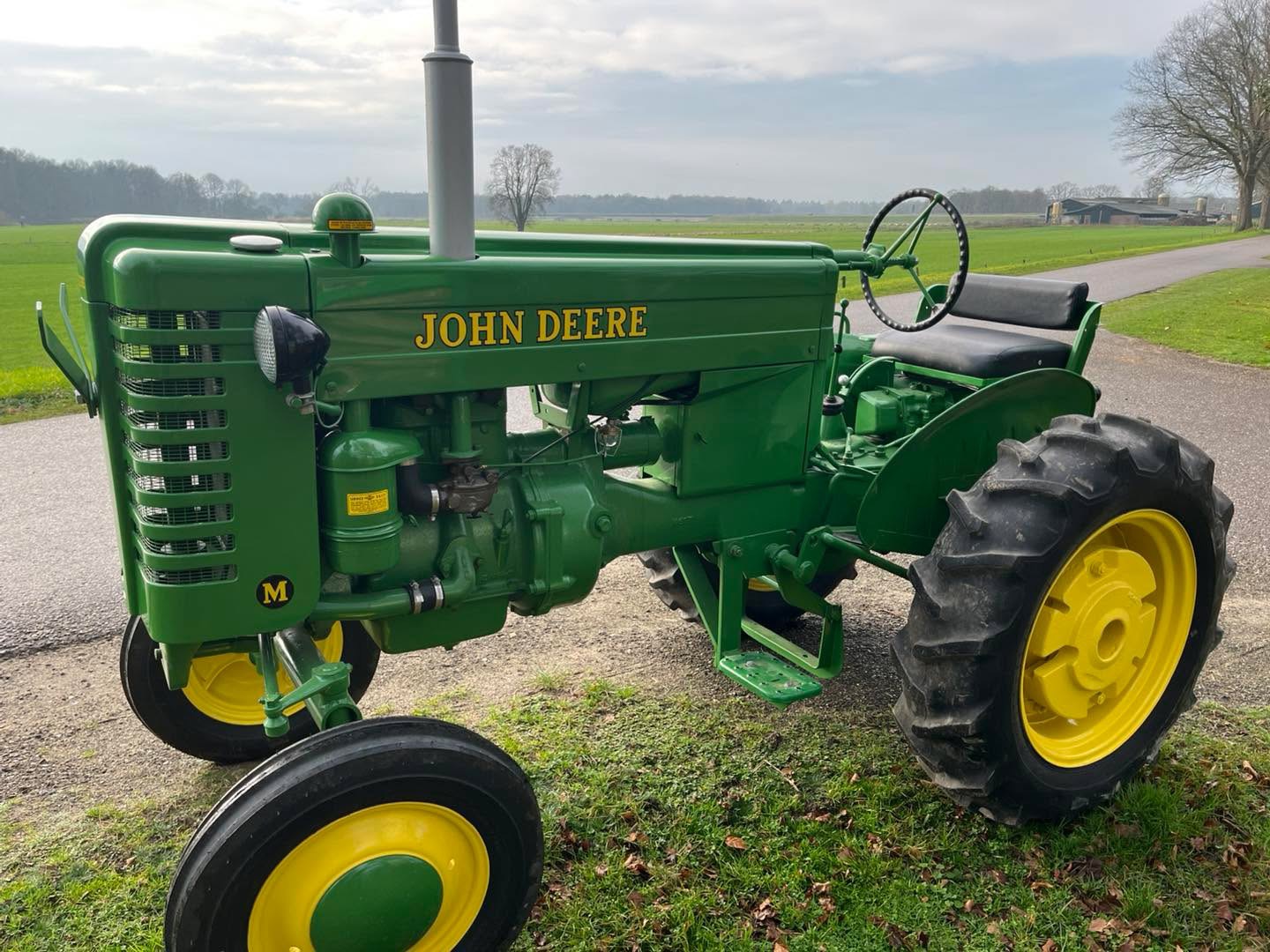 John Deere M - Image 4