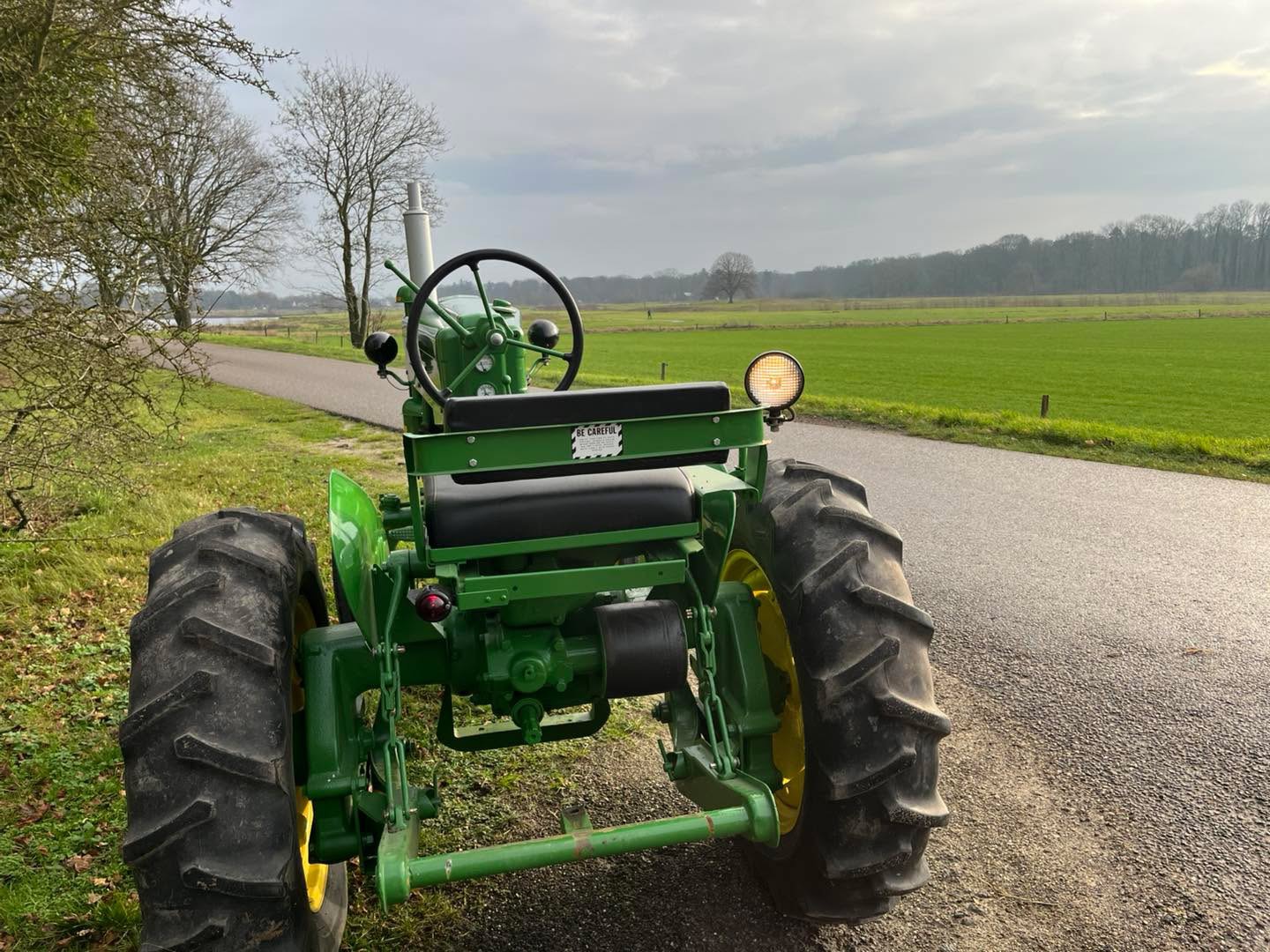 John Deere M - Image 8