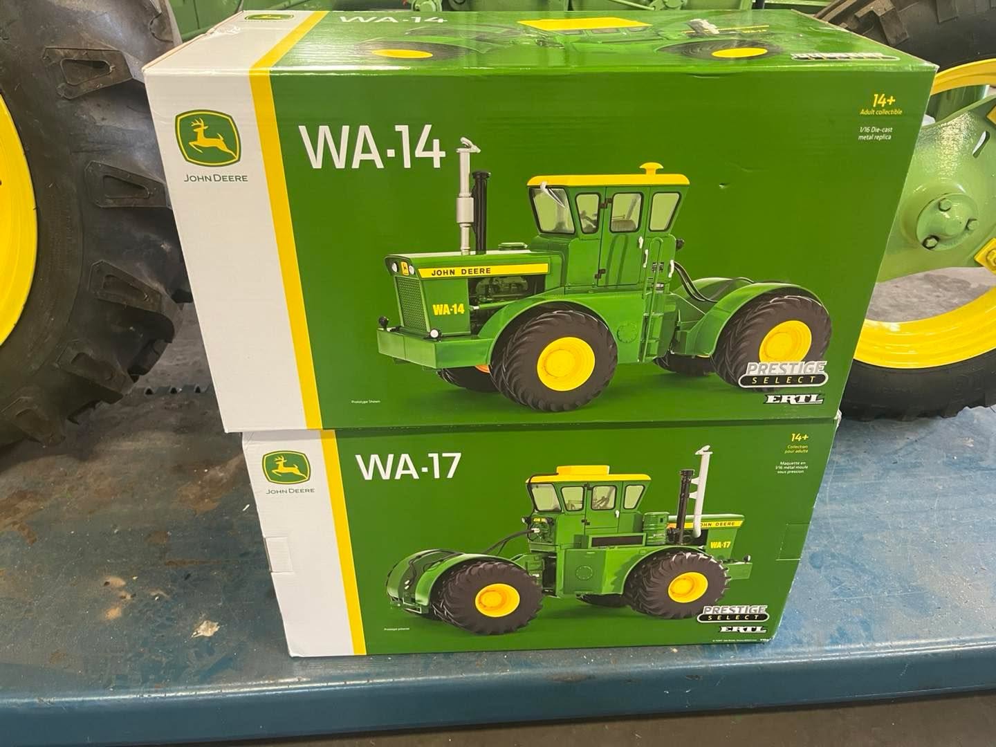 John Deere WA 14 en 17 set Ertl  toy