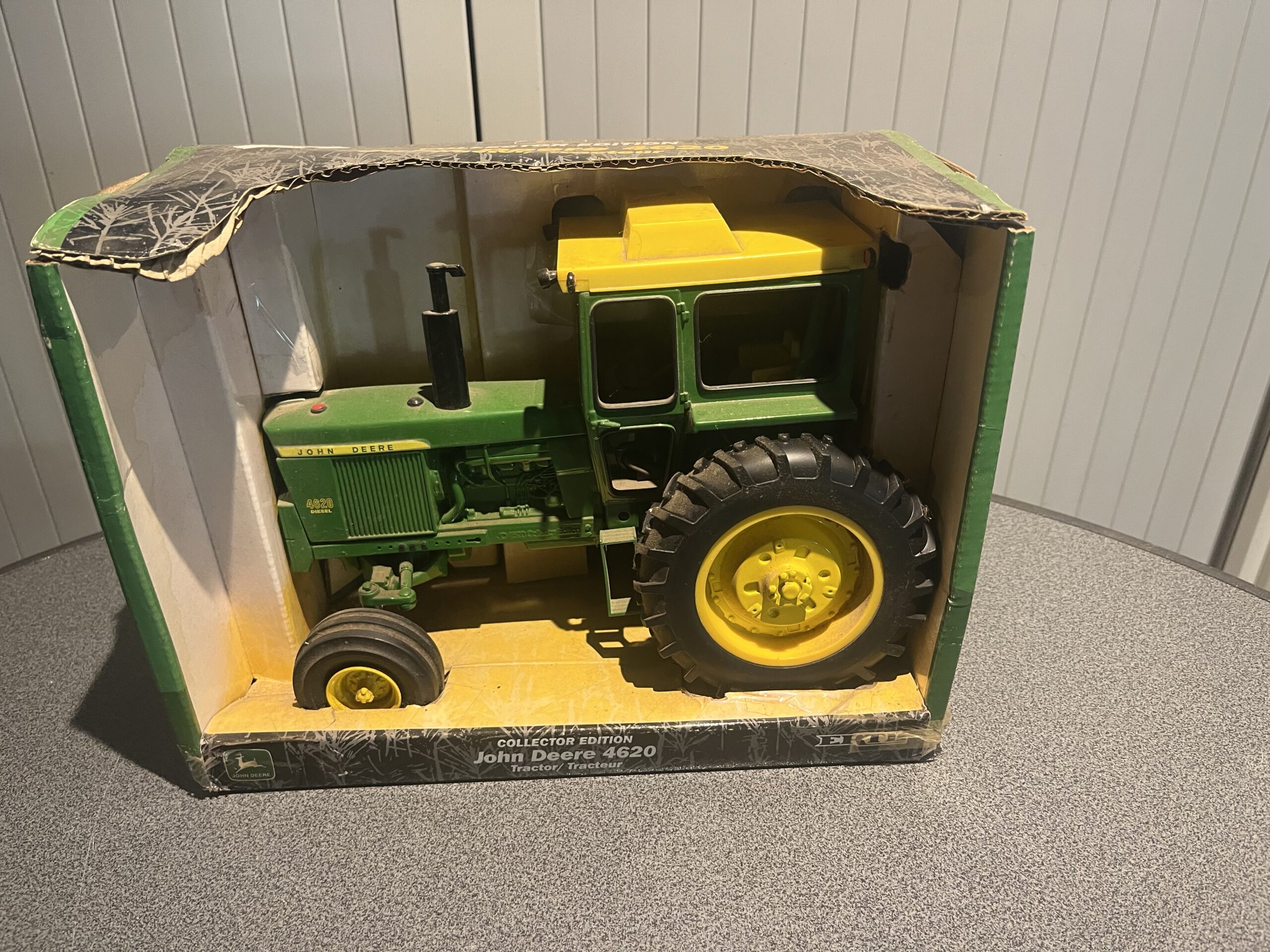 John Deere 4620 Ertl Toy