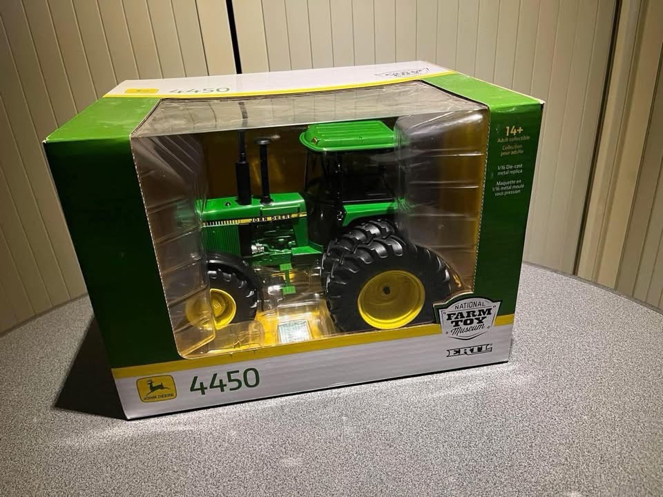 John Deere 4450 Scaal 1:16 Ertl Toy