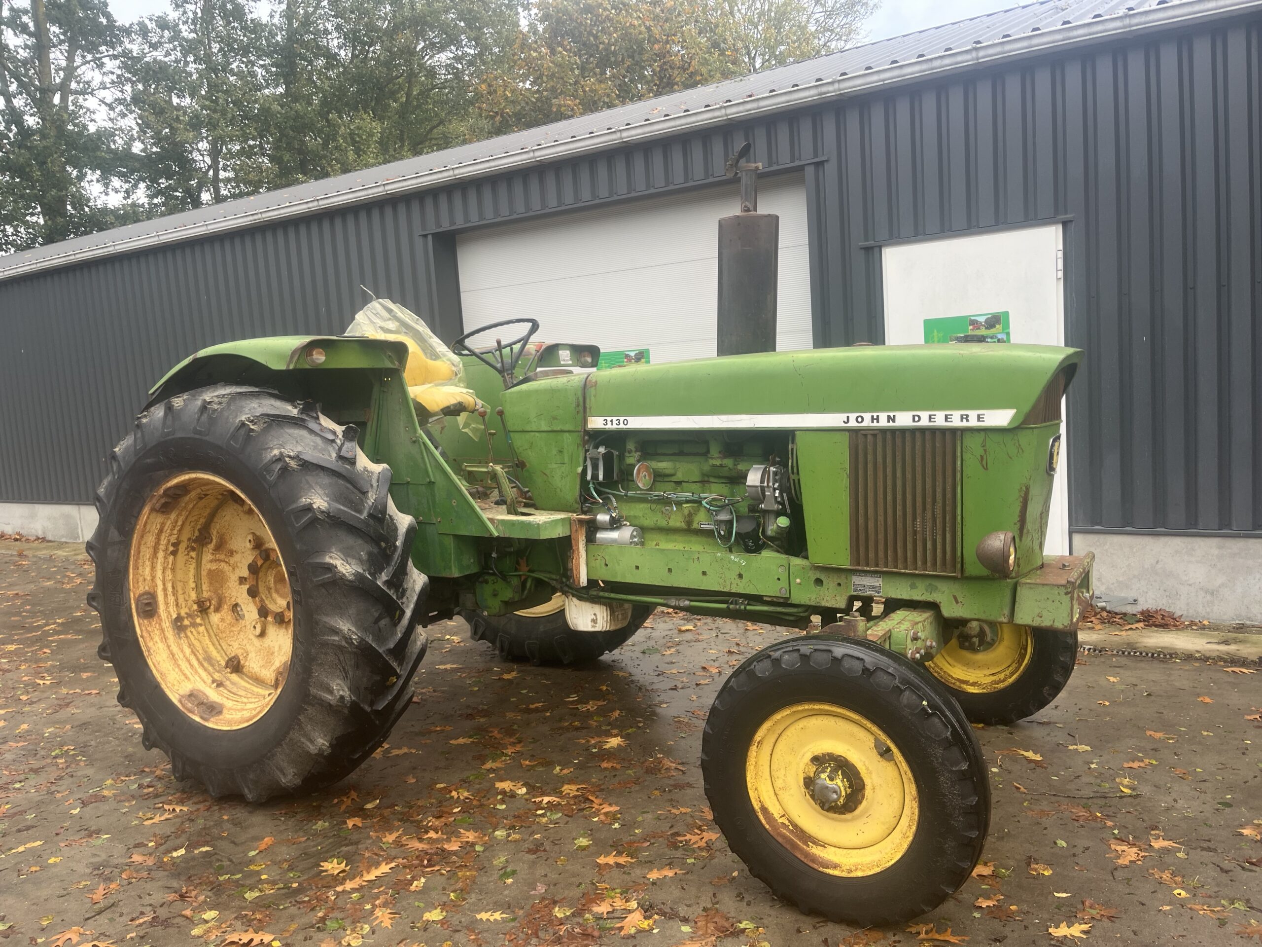 John Deere 3130